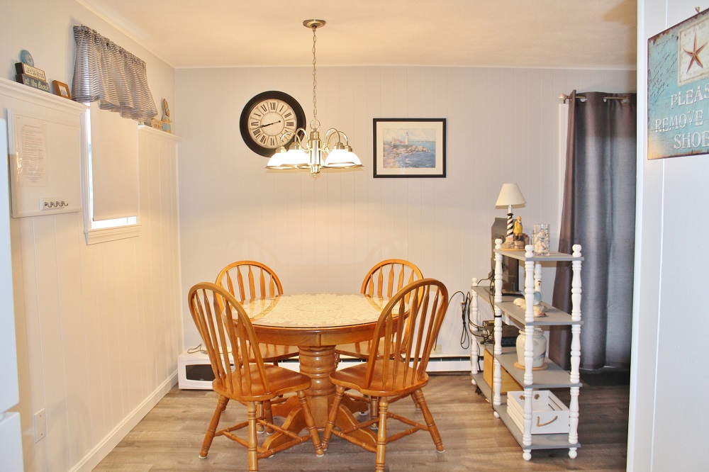 East Matunuck Beach House / Jerusalem